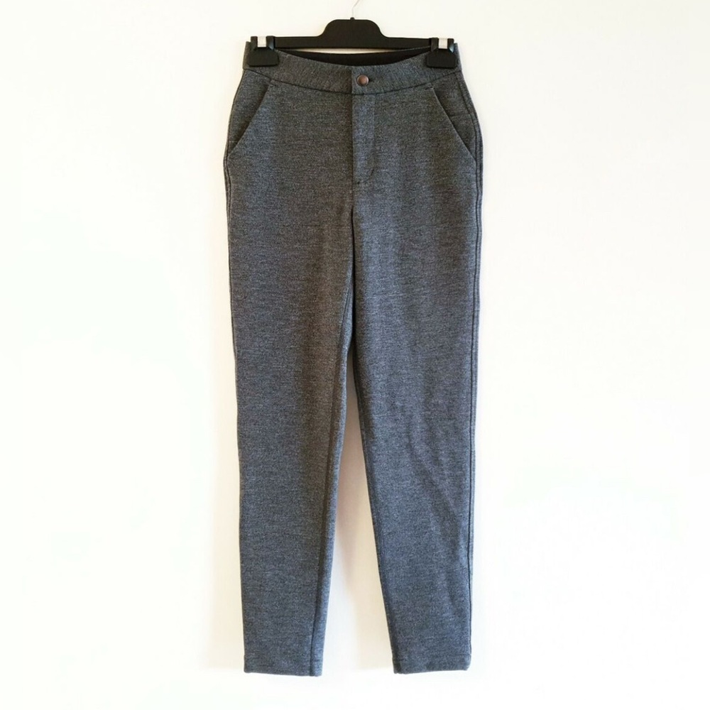 Lululemon City Trek Trouser II , Size 6, Heathered Black, Like New